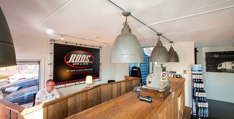 Garage Roos is uw MINI dealer Naarden